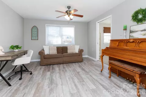 Living - 143 Devonwood Dr, Marion, NC 28752 photo 2 of 2