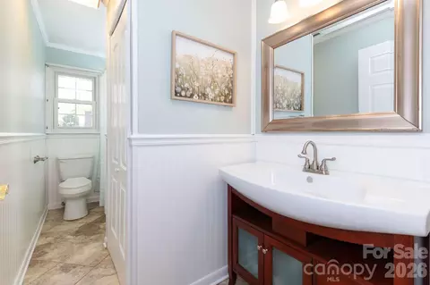 Bath - 143 Devonwood Dr, Marion, NC 28752 photo 2 of 3
