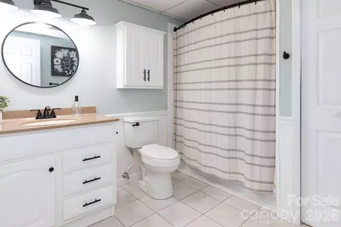 Bath - 143 Devonwood Dr, Marion, NC 28752 photo 3 of 3