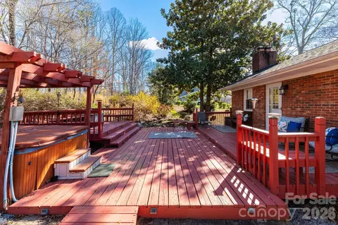 Exterior - 143 Devonwood Dr, Marion, NC 28752 photo 1 of 2