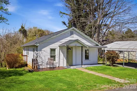 105 Moses St, Morganton, NC 28655