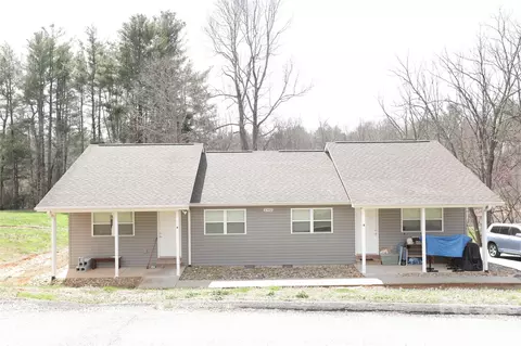 1302 Stanwood Ln, Hendersonville, NC 28739