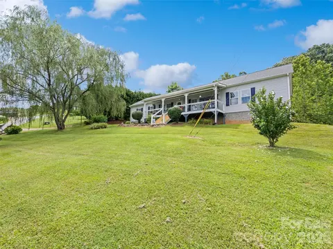 32 Perseverance Dr, Canton, NC 28716 photo 2
