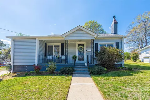 206 Bates Ave, Cherryville, NC 28021