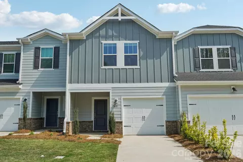 8212 Hidden Springs Trl, Charlotte, NC 28216