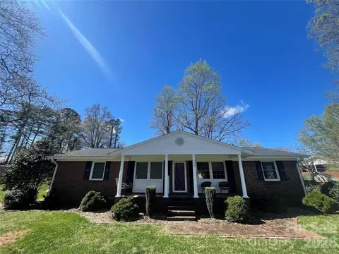 2359 13th Street Ne Dr NE, Hickory, NC 28601