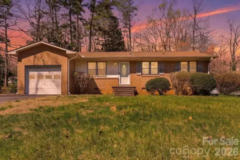 411 Brentwood Cir, Kannapolis, NC 28081