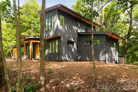 558 Poplar Crest Dr, Pisgah Forest, NC 28768