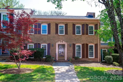 4248 Woodglen Ln, Charlotte, NC 28226