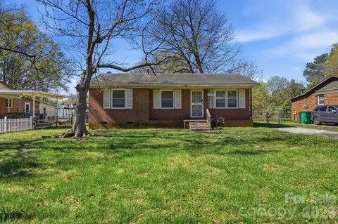 4325 Knollcrest Dr, Charlotte, NC 28208