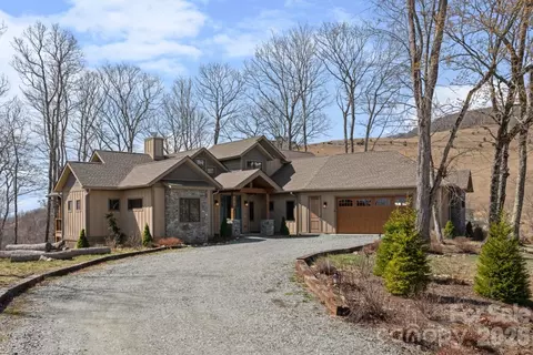 204 Great Sky Dr, Banner Elk, NC 28604