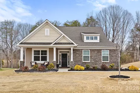 186 Park Place Cir, Winston Salem, NC 27107