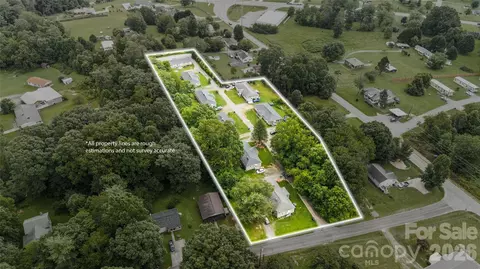 3354 Clay Apartments Ct, Lenoir, NC 28645