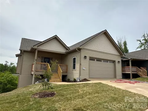 21 Sandstone Dr, Weaverville, NC 28787