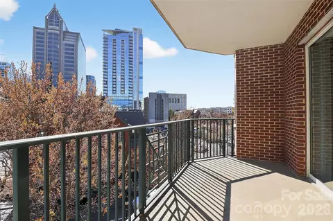 300 W 5th W 413 St W #413, Charlotte, NC 28202