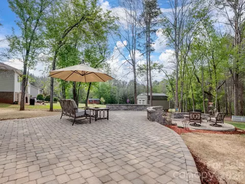 2235 Picnic Dr, Newton, NC 28658