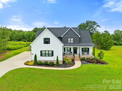 7412 Kingsley Pl, Stokesdale, NC 27357