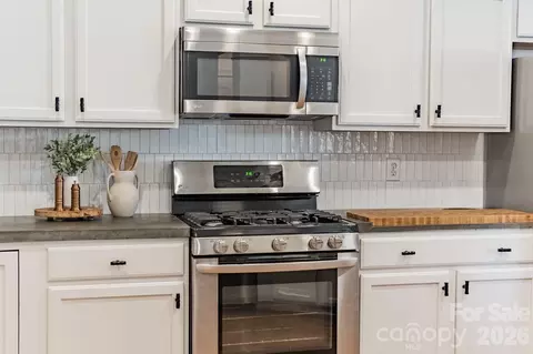 Kitchen - 3264 Richards Xing, Fort Mill, SC 29708 photo 5 of 6