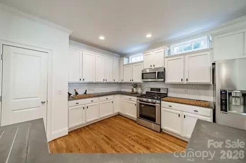 Kitchen - 3264 Richards Xing, Fort Mill, SC 29708 photo 3 of 6