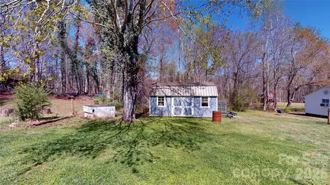 Exterior - 2992 Greenleaf Rd, Clover, SC 29710 photo 6 of 6