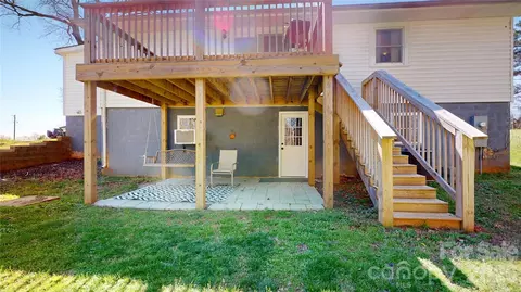 Exterior - 2992 Greenleaf Rd, Clover, SC 29710 photo 4 of 6