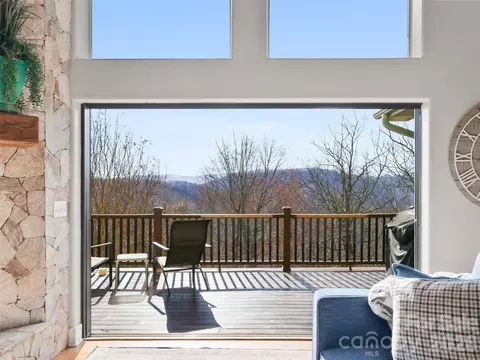 21 Sugar Maple Dr, Mills River, NC 28759