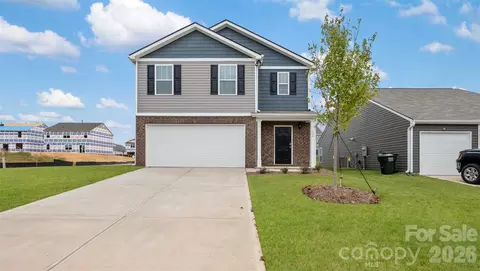 66 Caroline Valley Ln, Hendersonville, NC 28792
