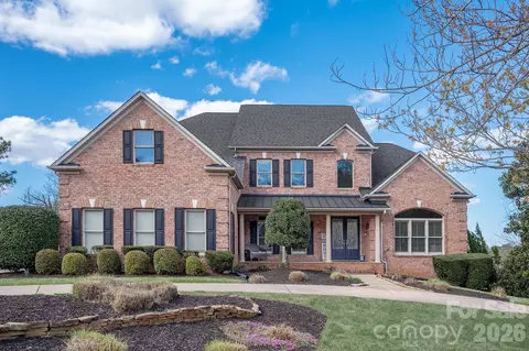 1048 Spyglass Ln, Waxhaw, NC 28173