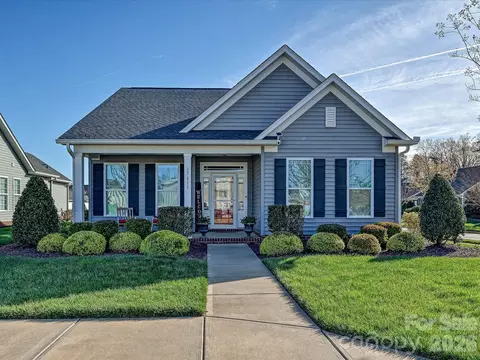 17611 Inver Dr, Cornelius, NC 28031