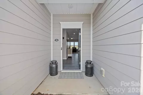 Entry Way - 8147 Mccormick St, Terrell, NC 28682 photo 1 of 6