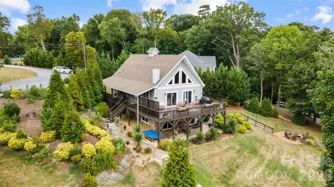 8428 Island Point Rd, Charlotte, NC 28278