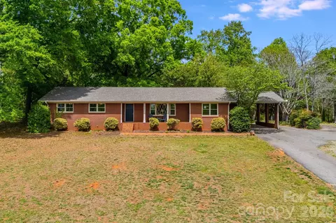 1737 Whitesides Rd, Forest City, NC 28043