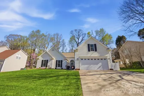 8540 Piccone Brook Ln, Charlotte, NC 28216