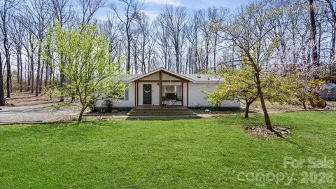 145 White Rock Farm Ln, Statesville, NC 28625
