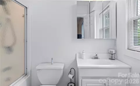 Bath - 197 Fairview Dr, Traphill, NC 28685 photo 1 of 4