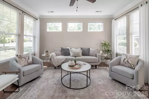 4419 Forest Gate Ln, Charlotte, NC 28270