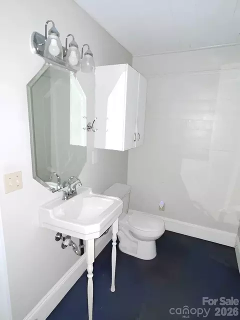 Bath - 202 E Central Ave, Catawba, NC 28609 photo 3 of 3