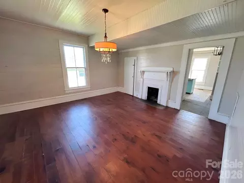 Living - 202 E Central Ave, Catawba, NC 28609 photo 3 of 6