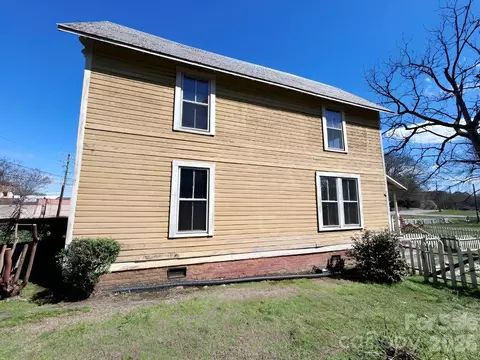 Exterior - 202 E Central Ave, Catawba, NC 28609 photo 2 of 7