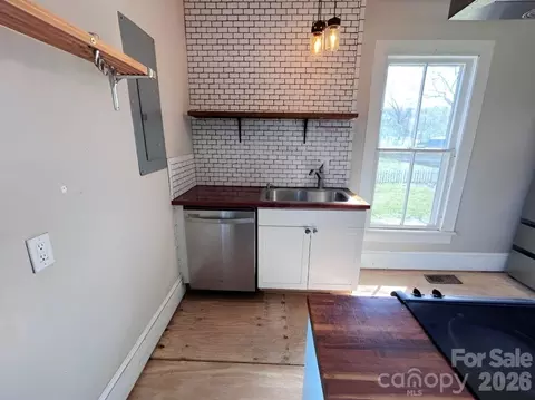 Kitchen - 202 E Central Ave, Catawba, NC 28609 photo 3 of 4