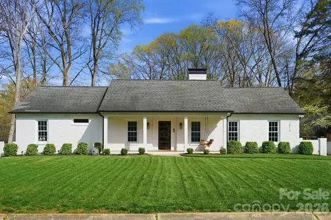 1016 Regency Dr, Charlotte, NC 28211