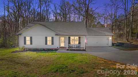 2136 Moose Rd, Kannapolis, NC 28083