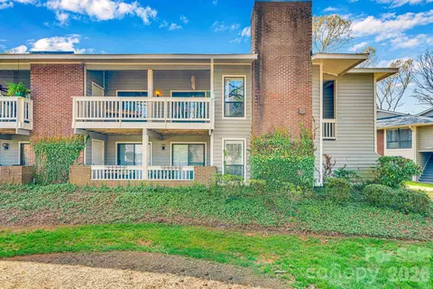 7926 Greenside Ct, Charlotte, NC 28277