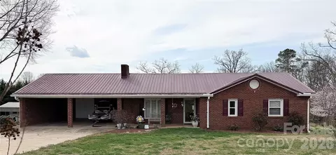 1709 Acorn Ave, Hudson, NC 28638