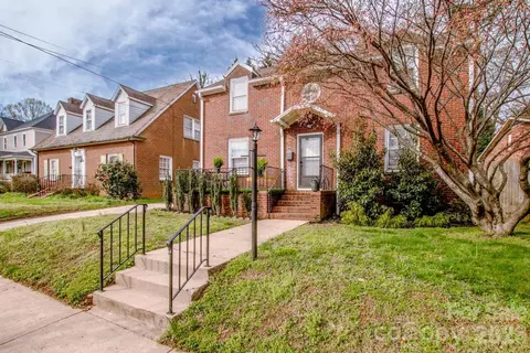 416 S Race St, Statesville, NC 28677