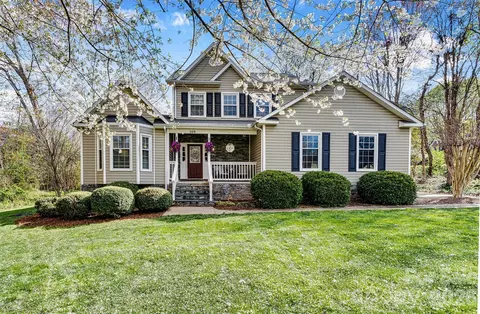 929 43rd Avenue Ne Ct NE, Hickory, NC 28601