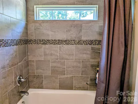 Bath - 19934 Walter Henderson Rd, Cornelius, NC 28031 photo 5 of 9