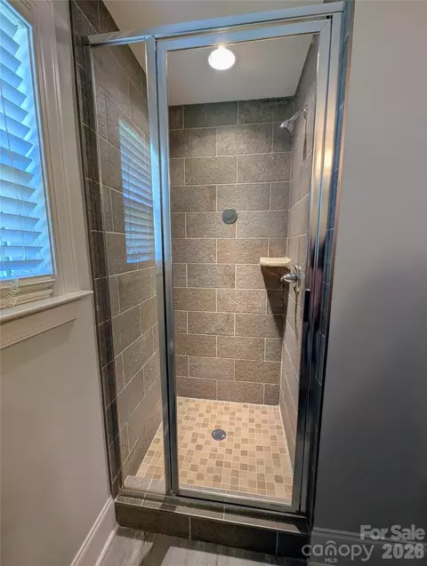 Bath - 19934 Walter Henderson Rd, Cornelius, NC 28031 photo 2 of 9