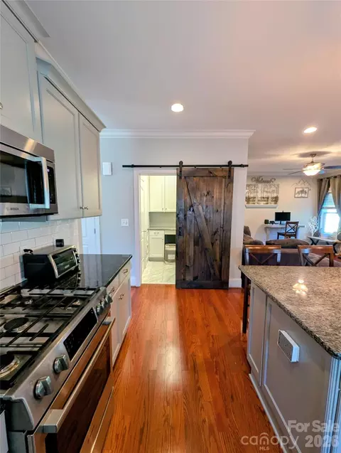 Kitchen - 19934 Walter Henderson Rd, Cornelius, NC 28031 photo 7 of 7