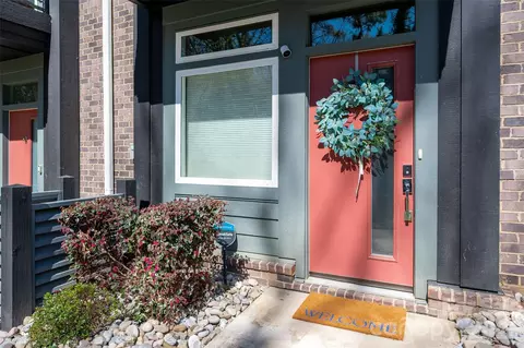 566 W End Dr, Charlotte, NC 28208